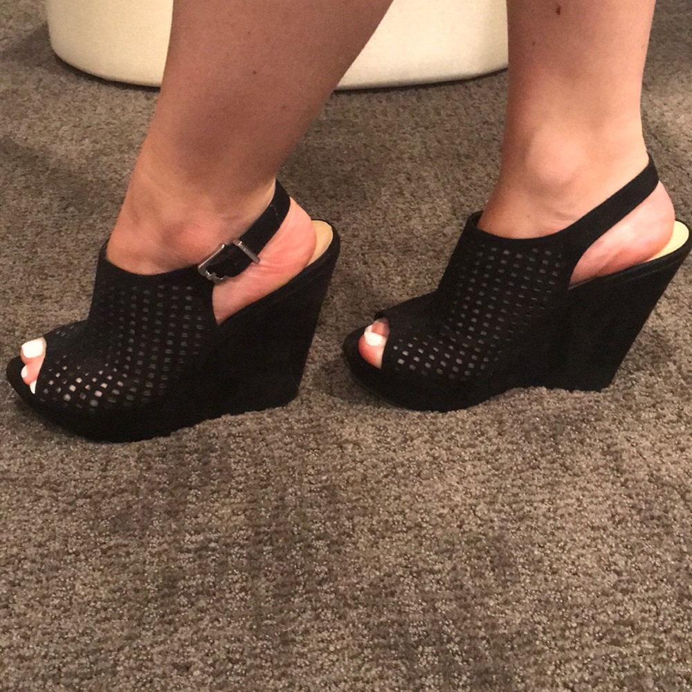 Black wedge heels